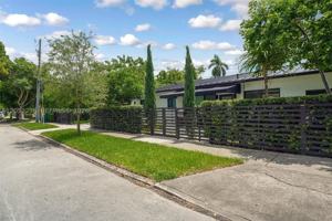 featured image of 2484 Sw 25th St
