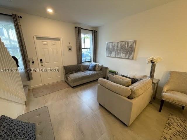 1524 Sw 28th St #1524 - Photo 4 of 23