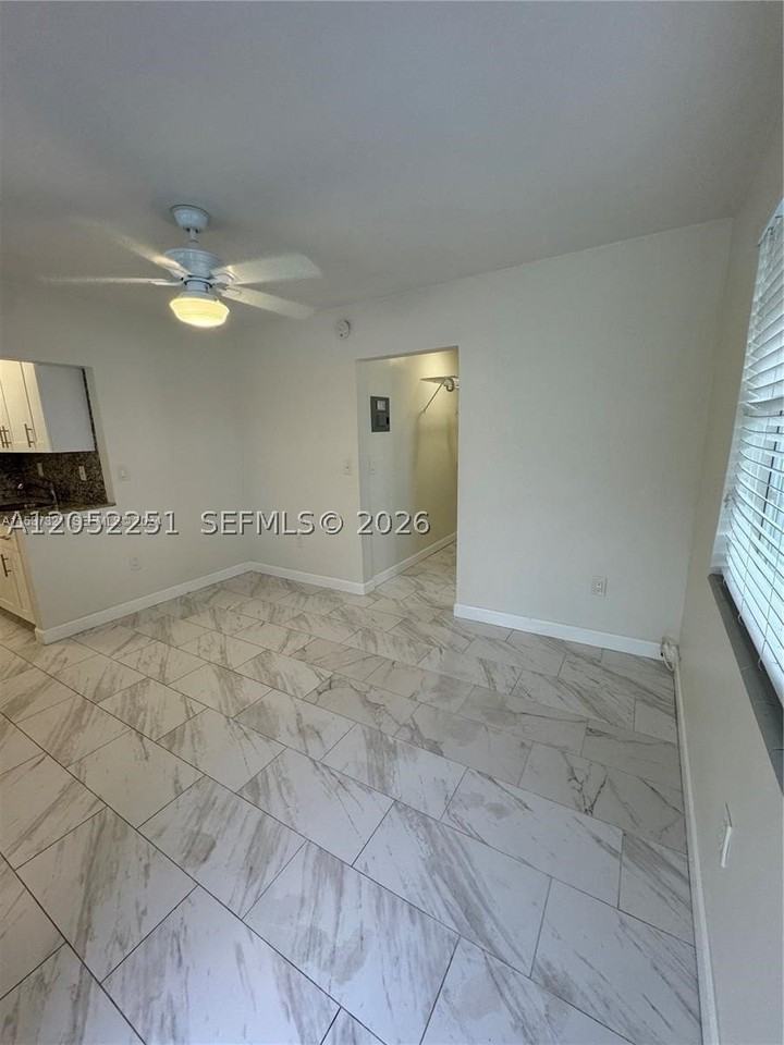 11890 Ne 16th Ave #6 - Photo 2 of 12