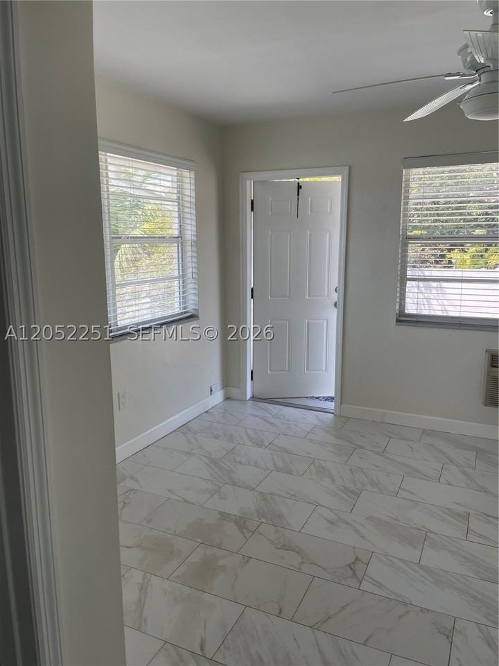 11890 Ne 16th Ave #6 - Photo 4 of 12