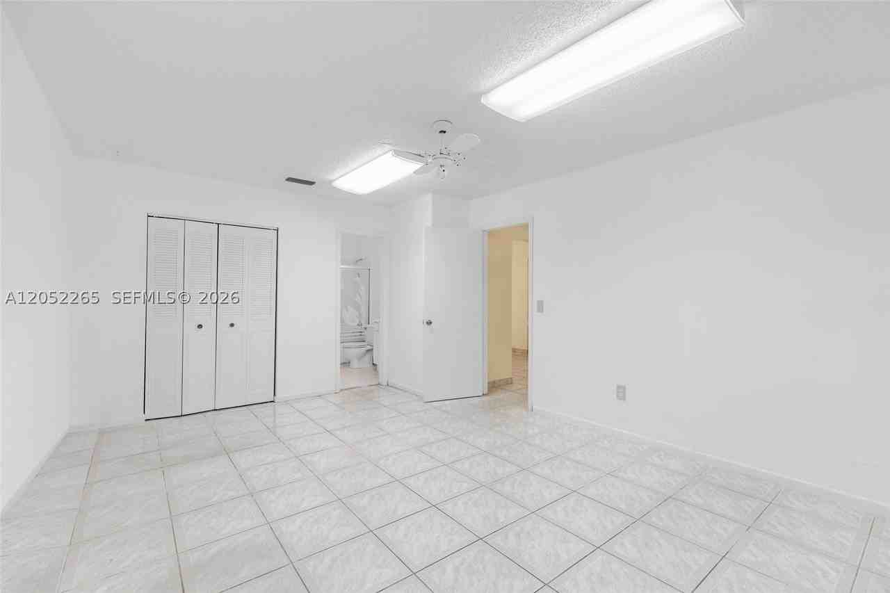 16420 Ne 5th Ave #000 - Photo 7 of 8