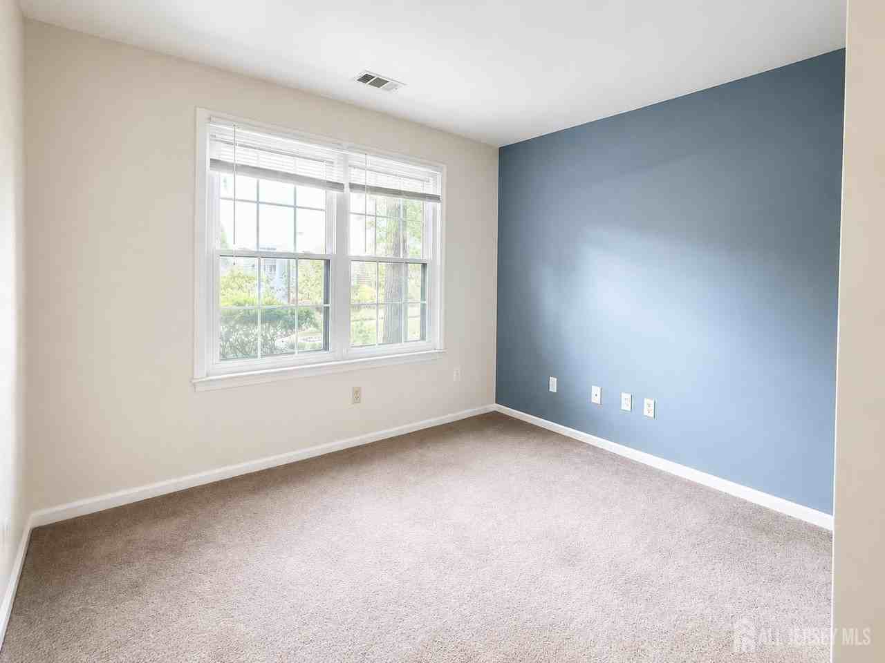 903 Woodhaven Dr - Photo 5 of 15