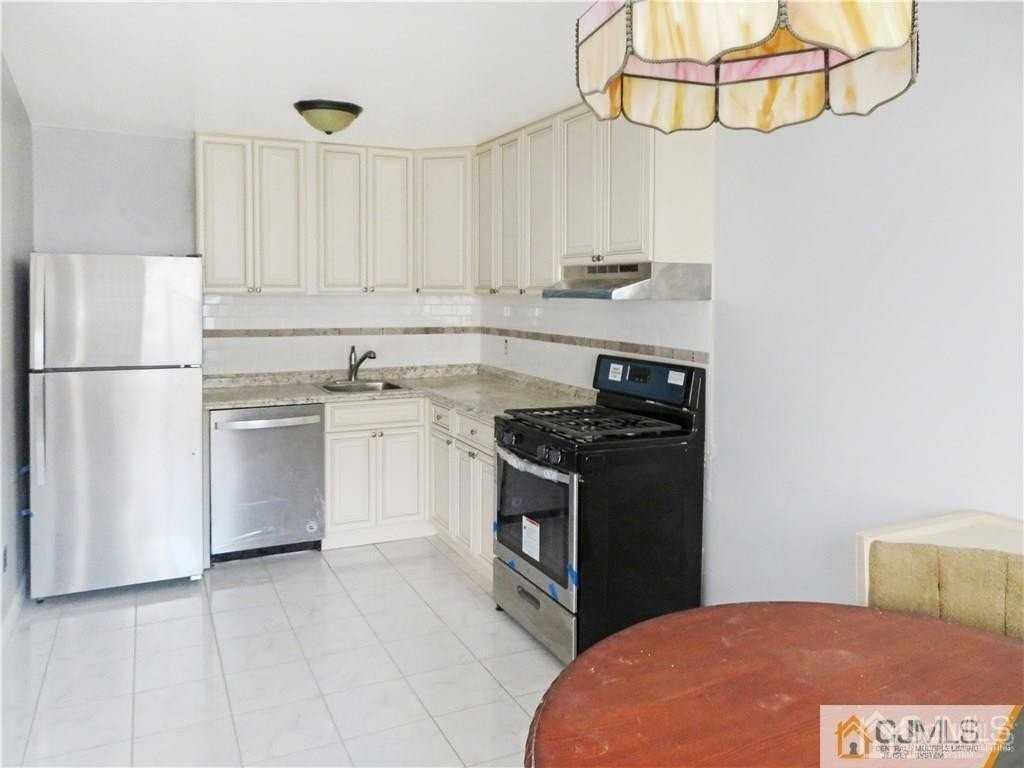 13 Lake Ave #5A - Photo 3 of 22