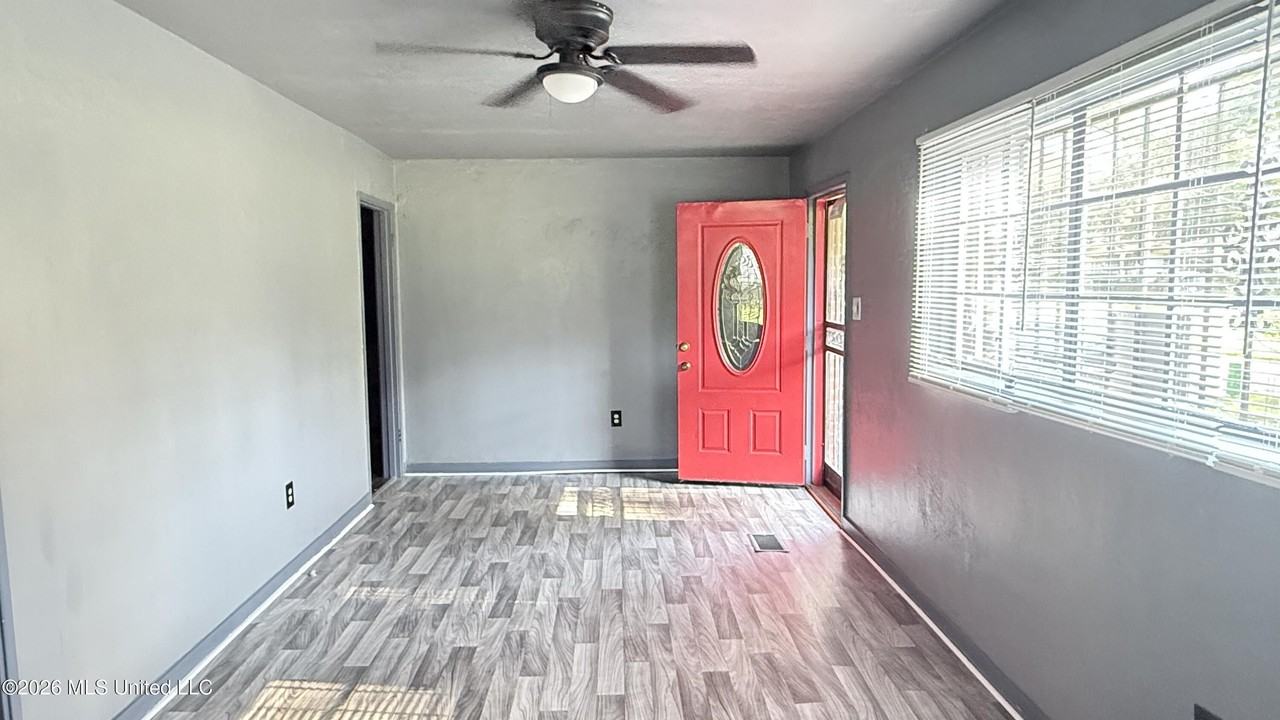 2904 Woodside Dr - Photo 5 of 26