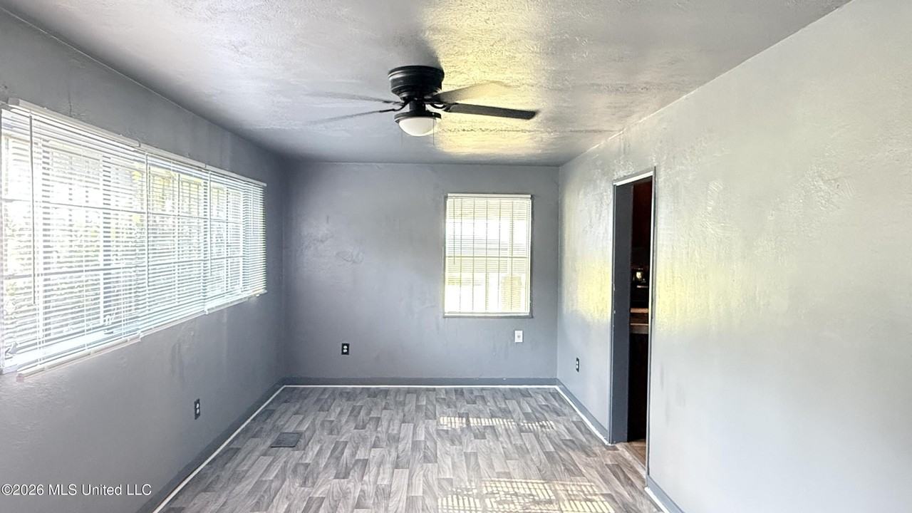 2904 Woodside Dr - Photo 6 of 26