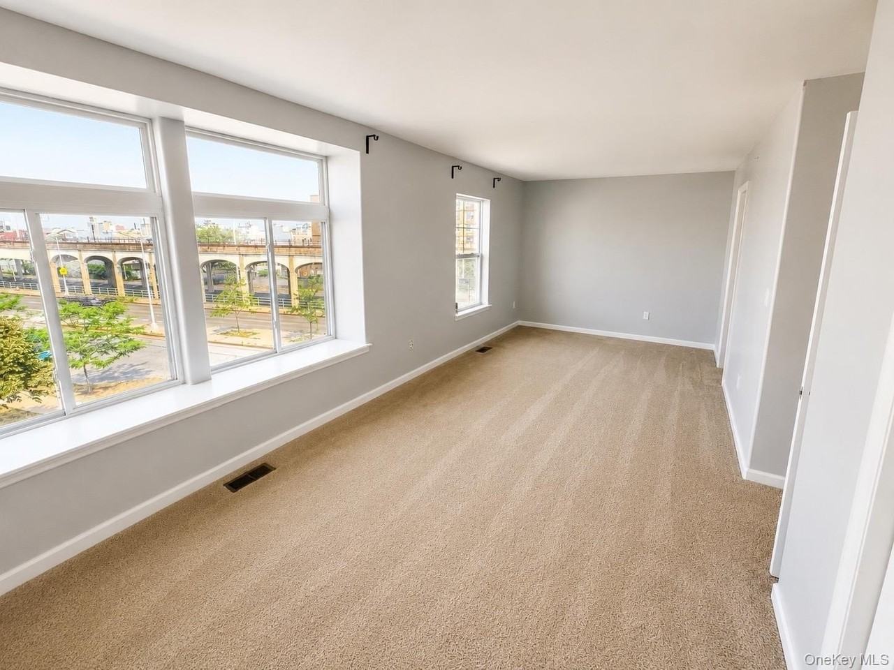 192 White Sands Way - Photo 7 of 13