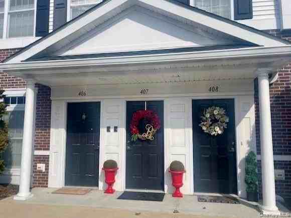 46 Islip Ave #201 - Photo 2 of 14
