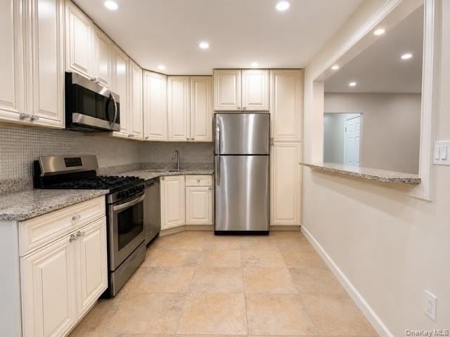 3421 32nd St - Photo 2 of 7