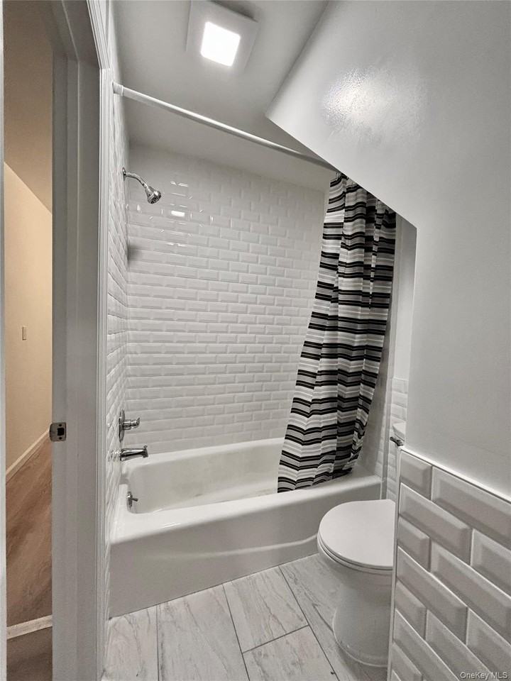 28 Davis St #1 - Photo 5 of 9