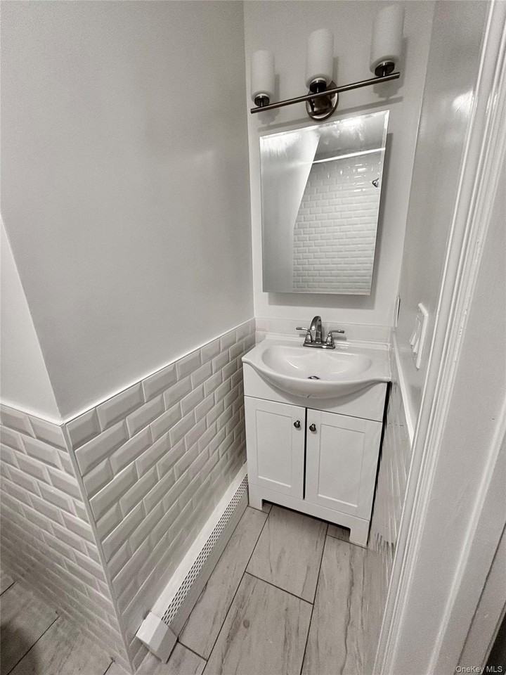 28 Davis St #1 - Photo 6 of 9
