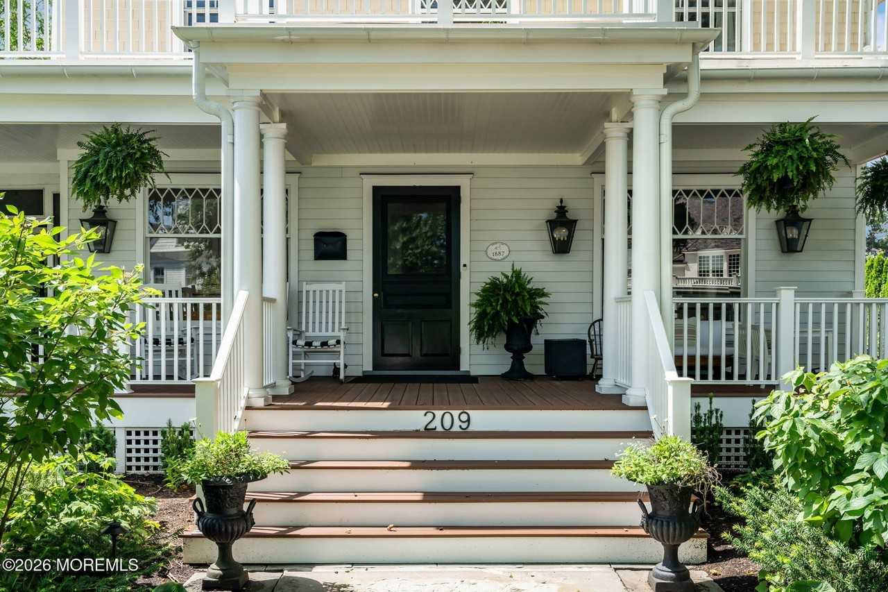 207 Newark Ave - Photo 3 of 50