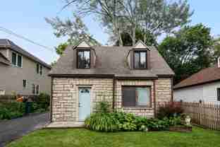 22W549 Emerson Ave - Photo 1 of 1