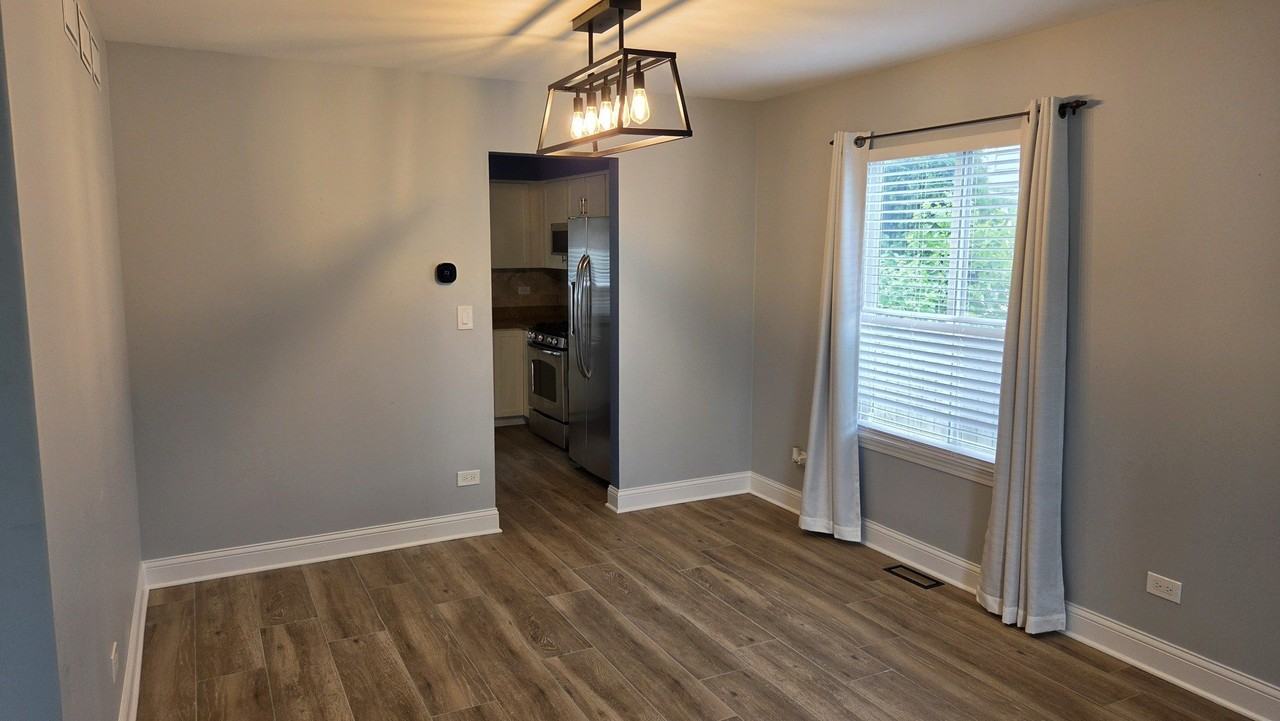 1207 Samuel Ct - Photo 3 of 6