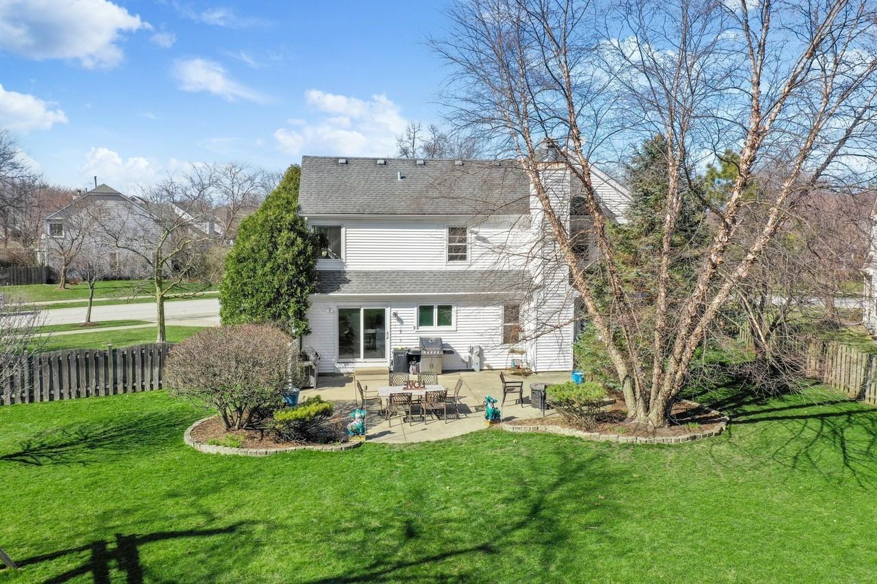 155 Chapel Oaks Dr - Photo 2 of 37
