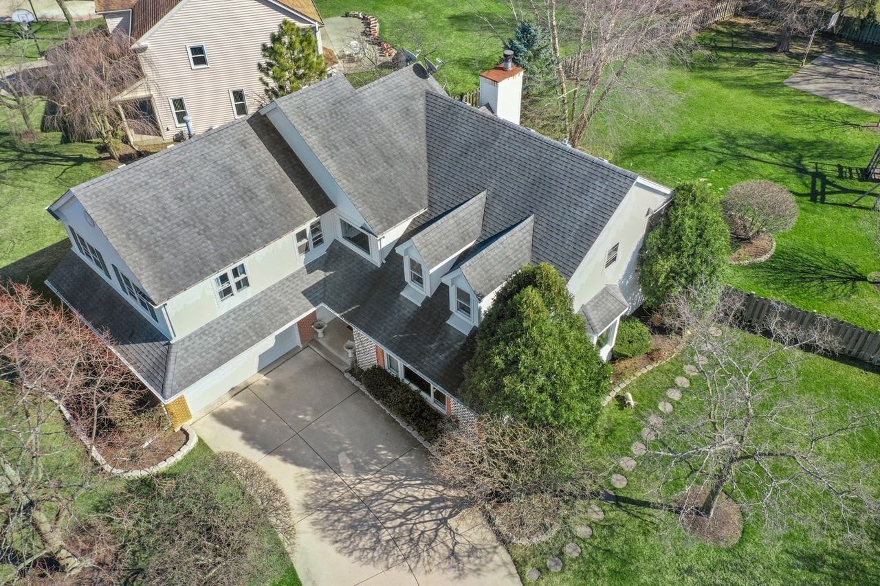 155 Chapel Oaks Dr - Photo 3 of 37