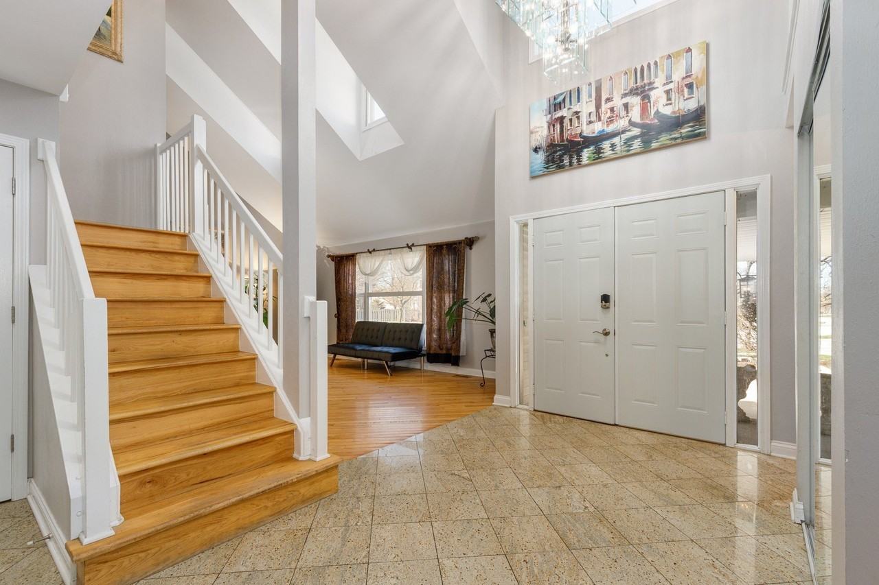 155 Chapel Oaks Dr - Photo 5 of 37