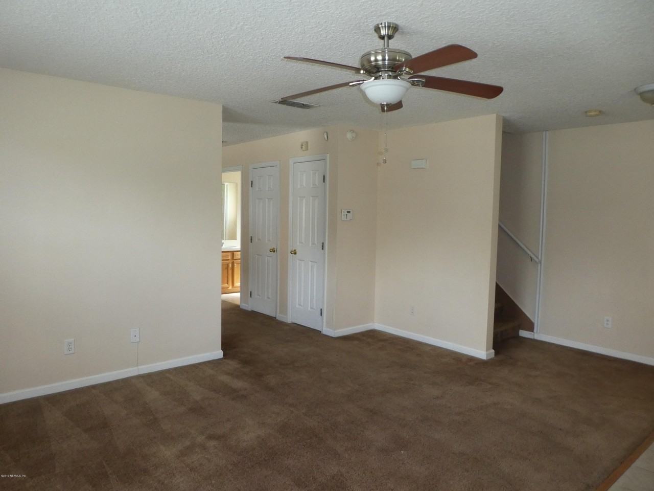 1017 Crestwood St - Photo 3 of 34