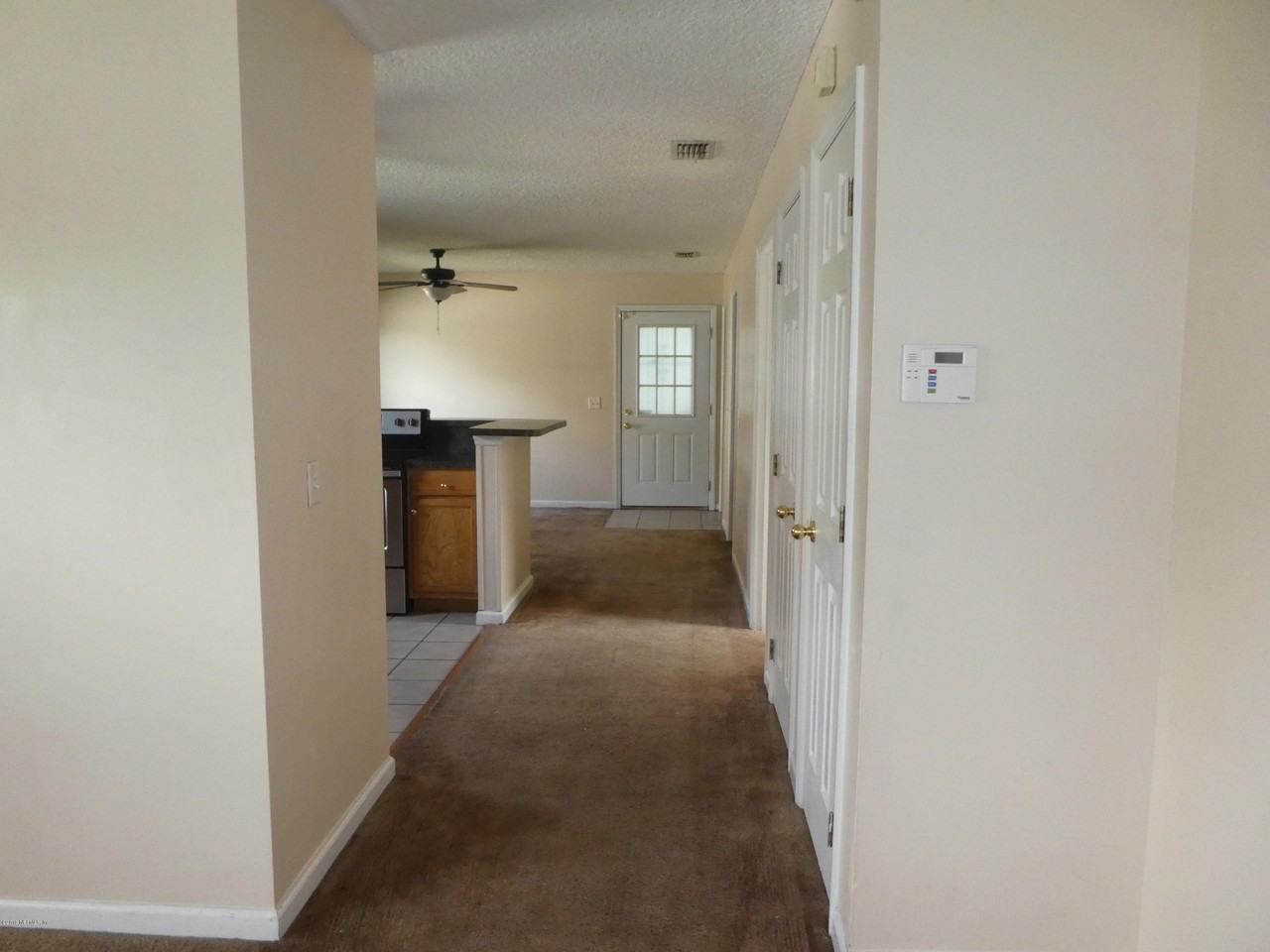 1017 Crestwood St - Photo 5 of 34