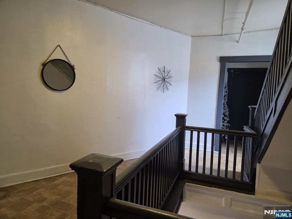 283 Paterson Ave #2 - Photo 4 of 12
