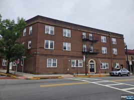 featured image of 283 Paterson Ave #2