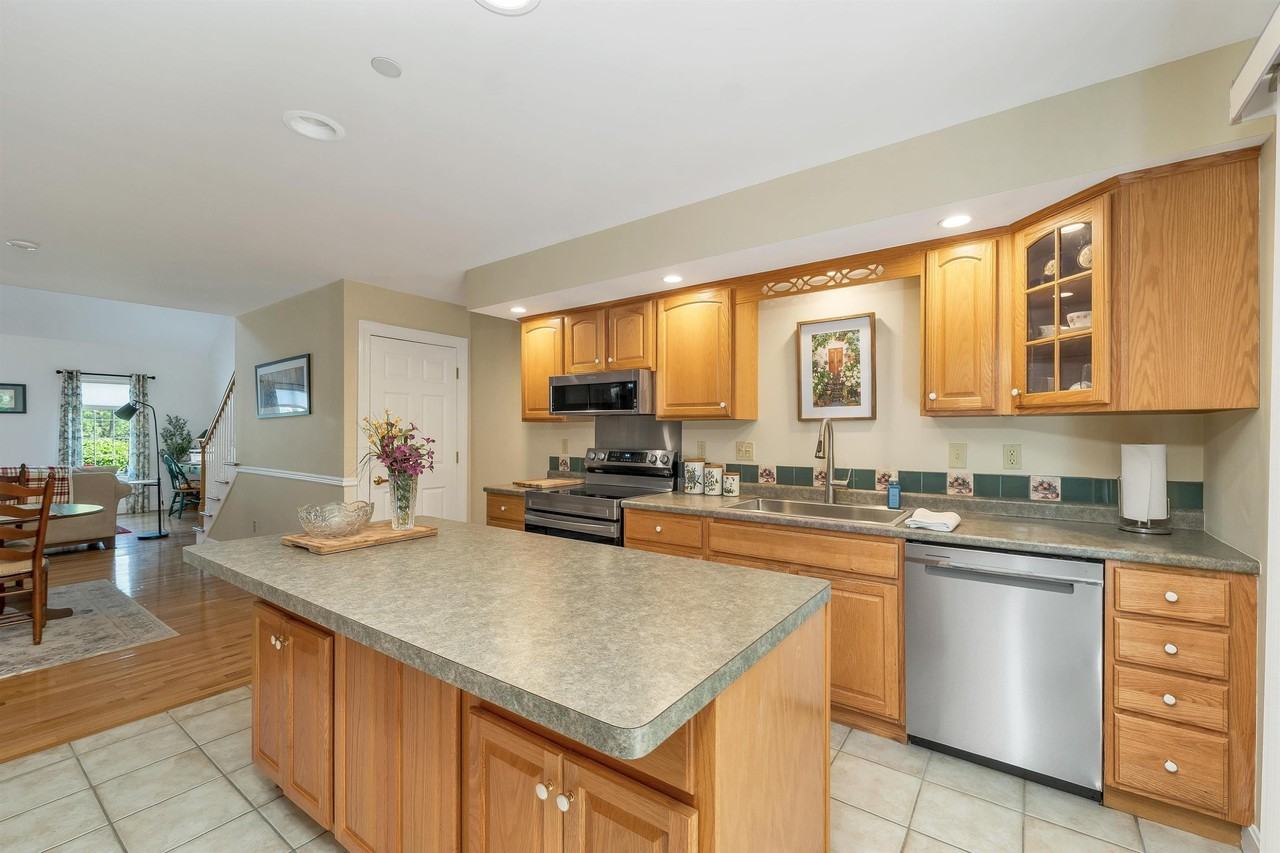 20 Emily Cir - Photo 5 of 30