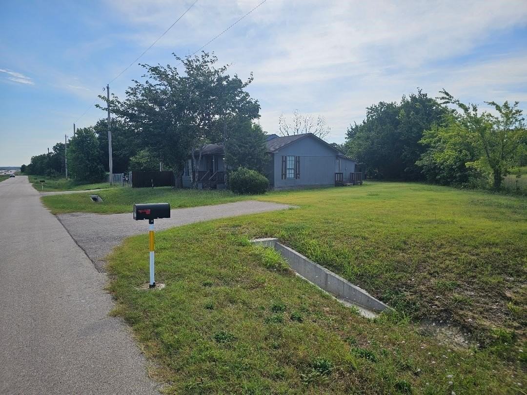 13022 State Highway 121 N - Photo 4 of 35