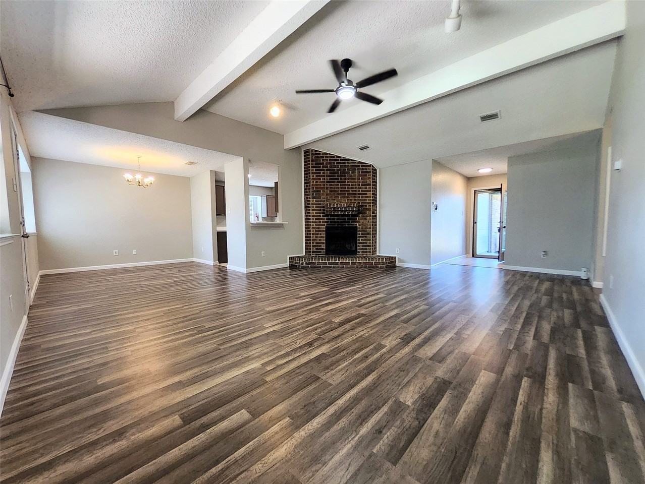 2641 Berkshire Ln - Photo 5 of 21