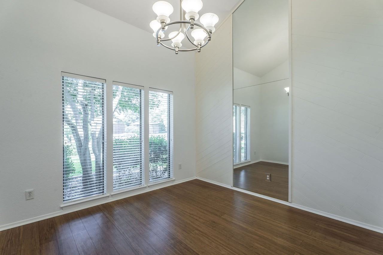 3300 Wells Dr - Photo 4 of 17