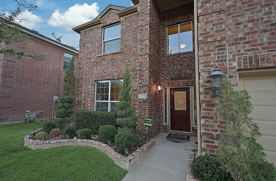 4212 Bridgestone Dr - Photo 3 of 38