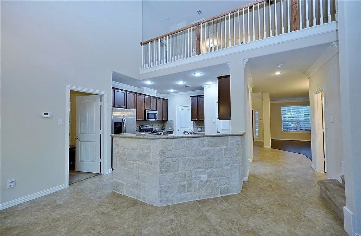 4212 Bridgestone Dr - Photo 5 of 38