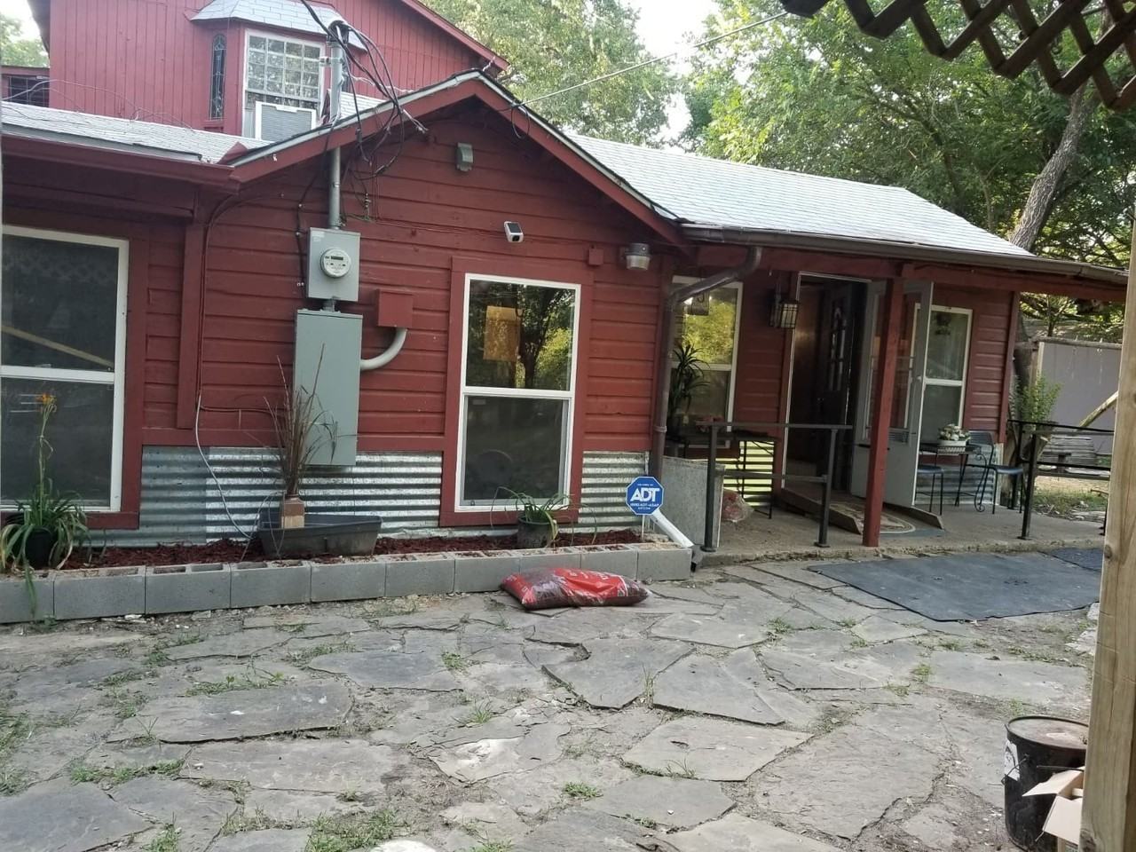 2207 Silverado Dr - Photo 3 of 13