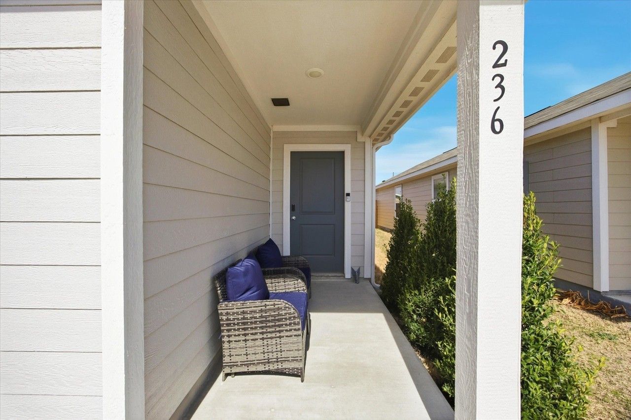 236 Jethro Ln - Photo 3 of 20