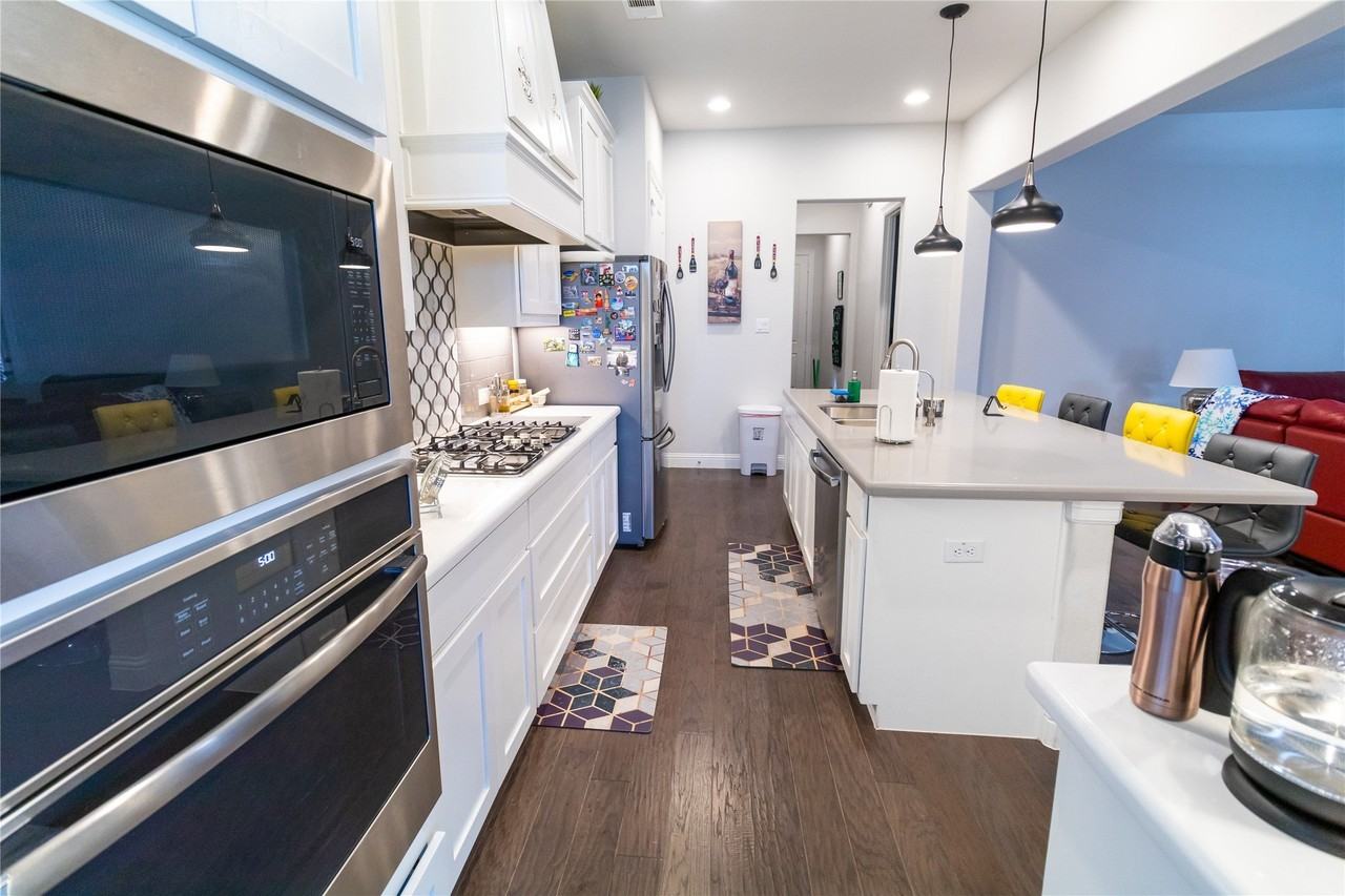 12639 Akenside Rd - Photo 6 of 33
