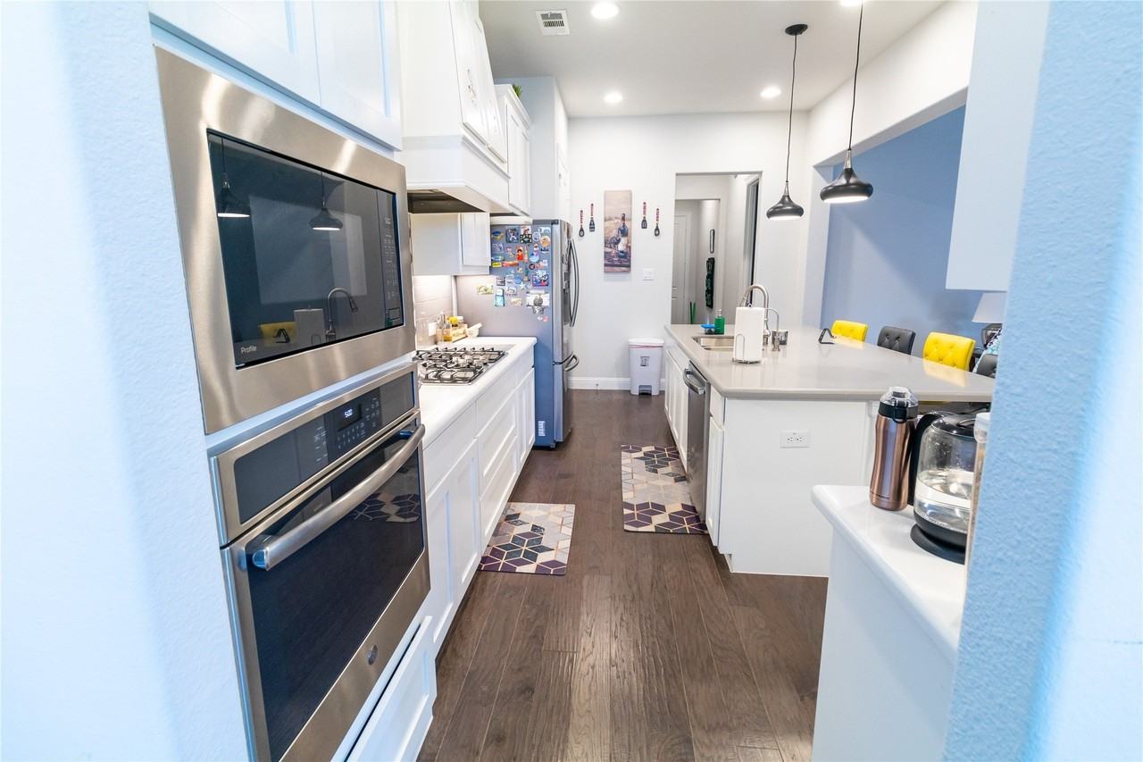12639 Akenside Rd - Photo 7 of 33