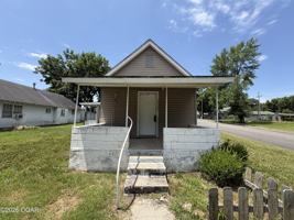 featured image of 1402 Iowa Ave