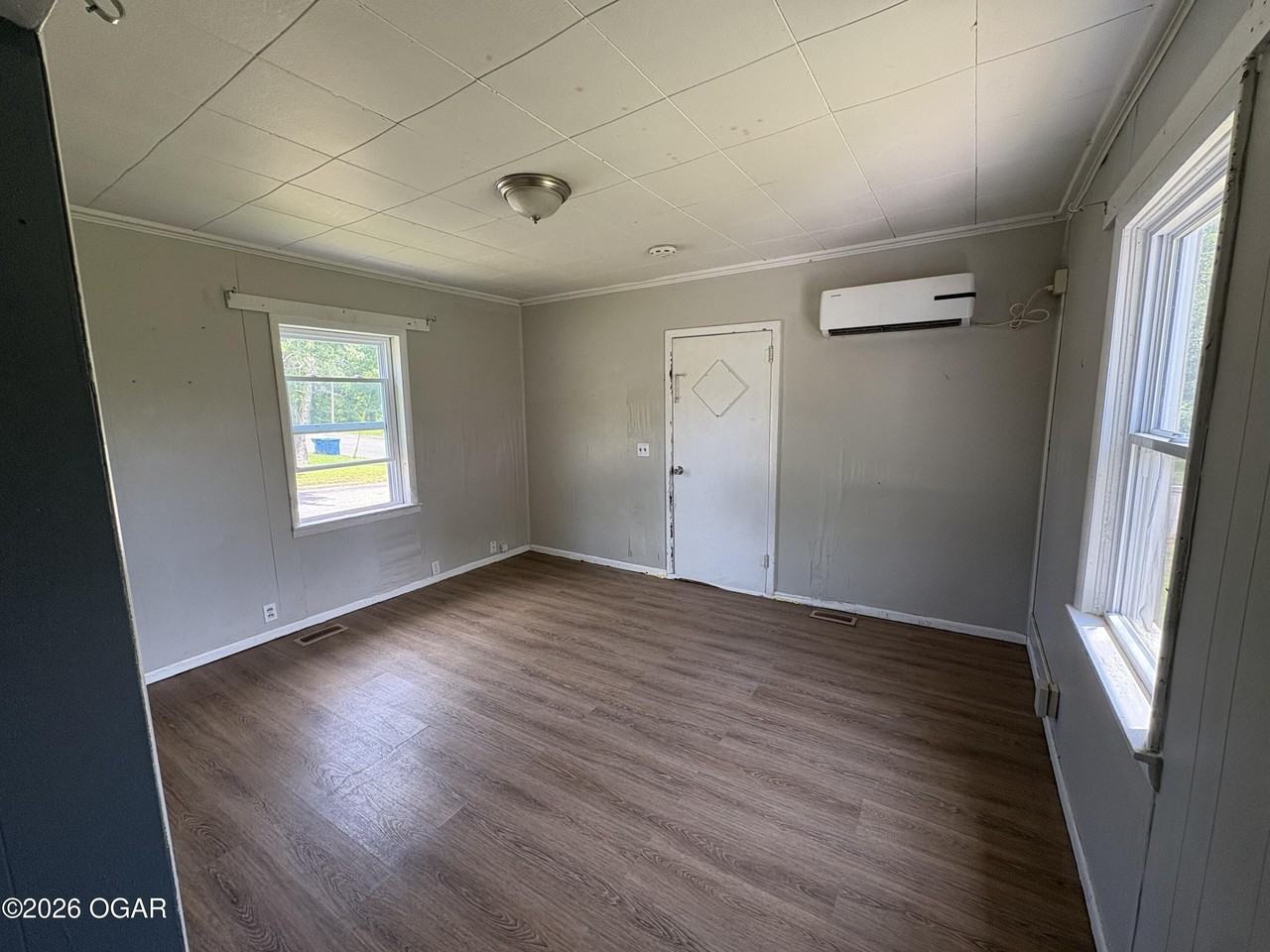 1402 Iowa Ave - Photo 5 of 7