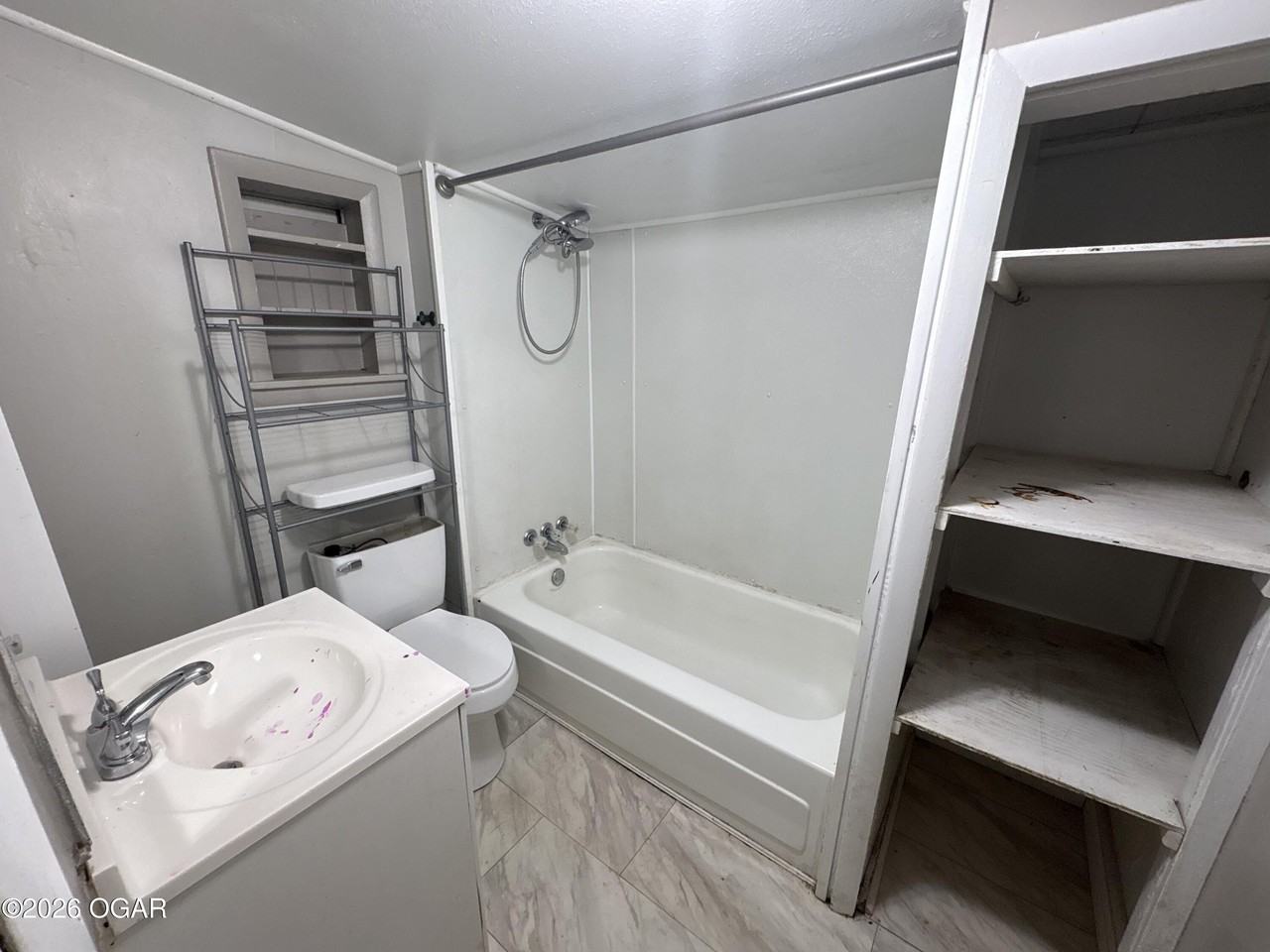 1402 Iowa Ave - Photo 6 of 7