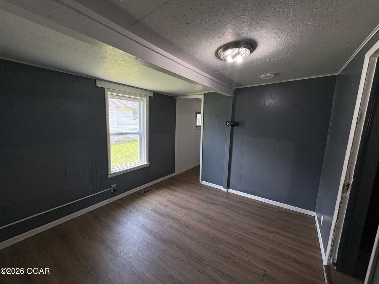 1402 Iowa Ave - Photo 7 of 7