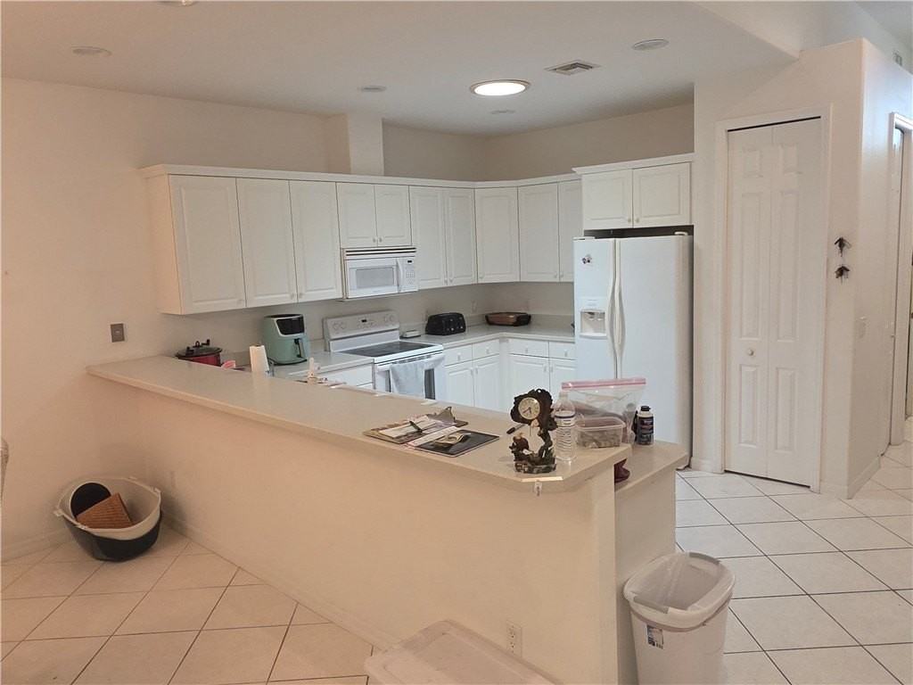417 Pineapple Sq Sw #417 - Photo 3 of 36
