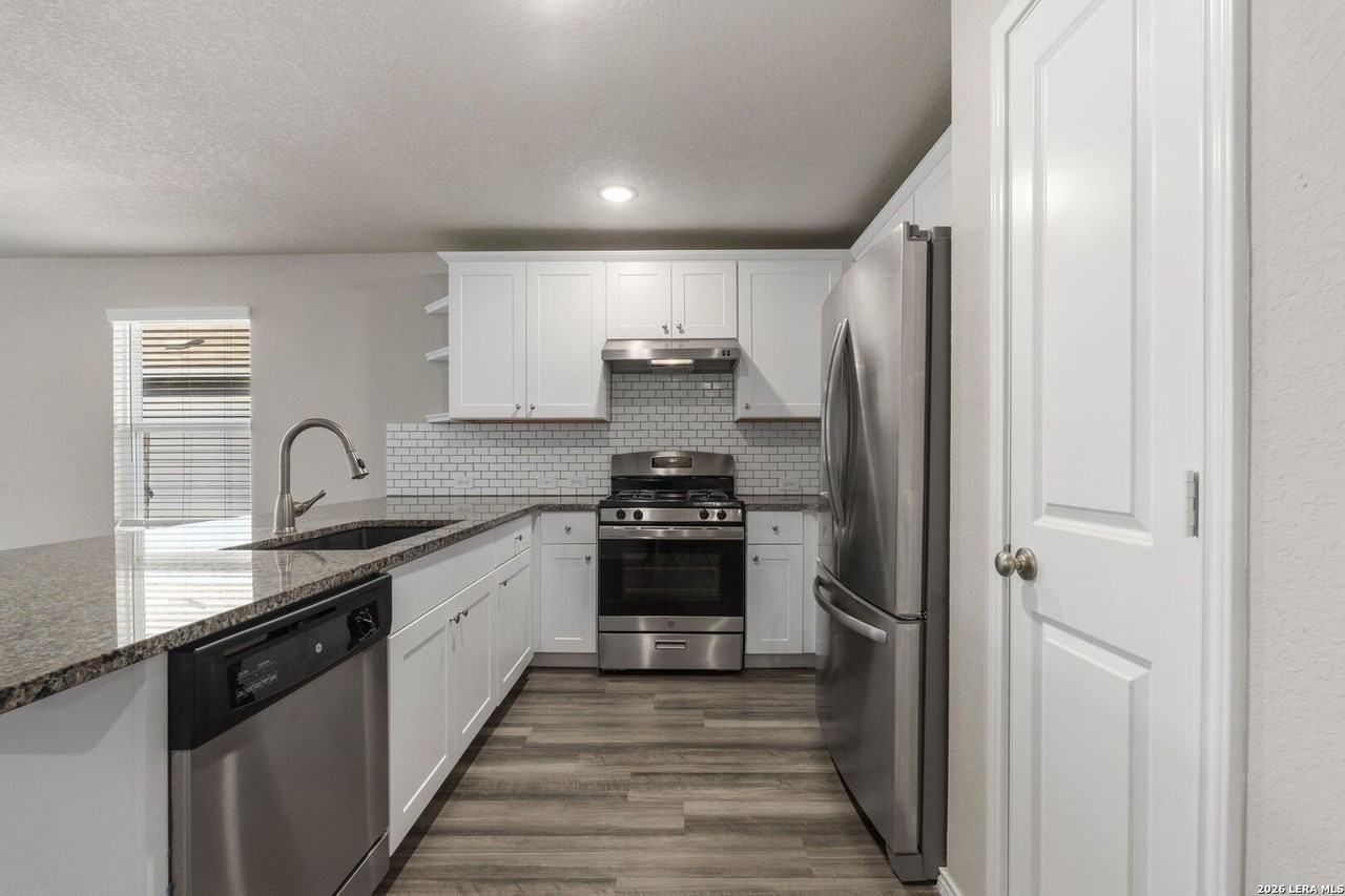 5668 Jasmine Spur - Photo 7 of 34