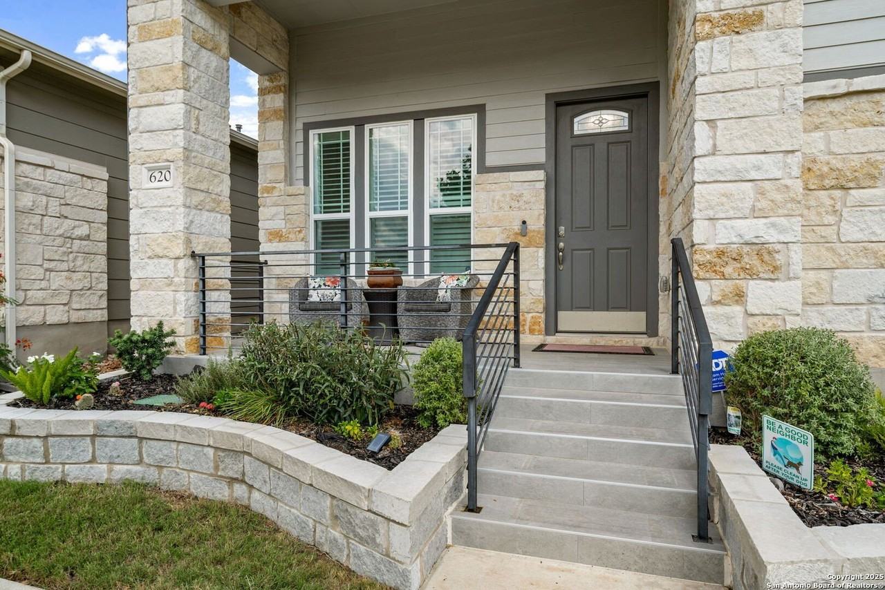 620 N Guenther Ave - Photo 2 of 28