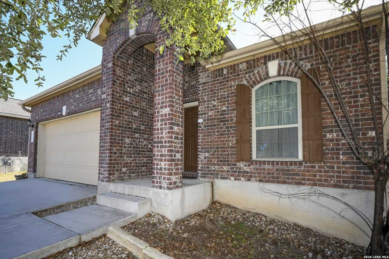 1128 Pelican Pl - Photo 2 of 26