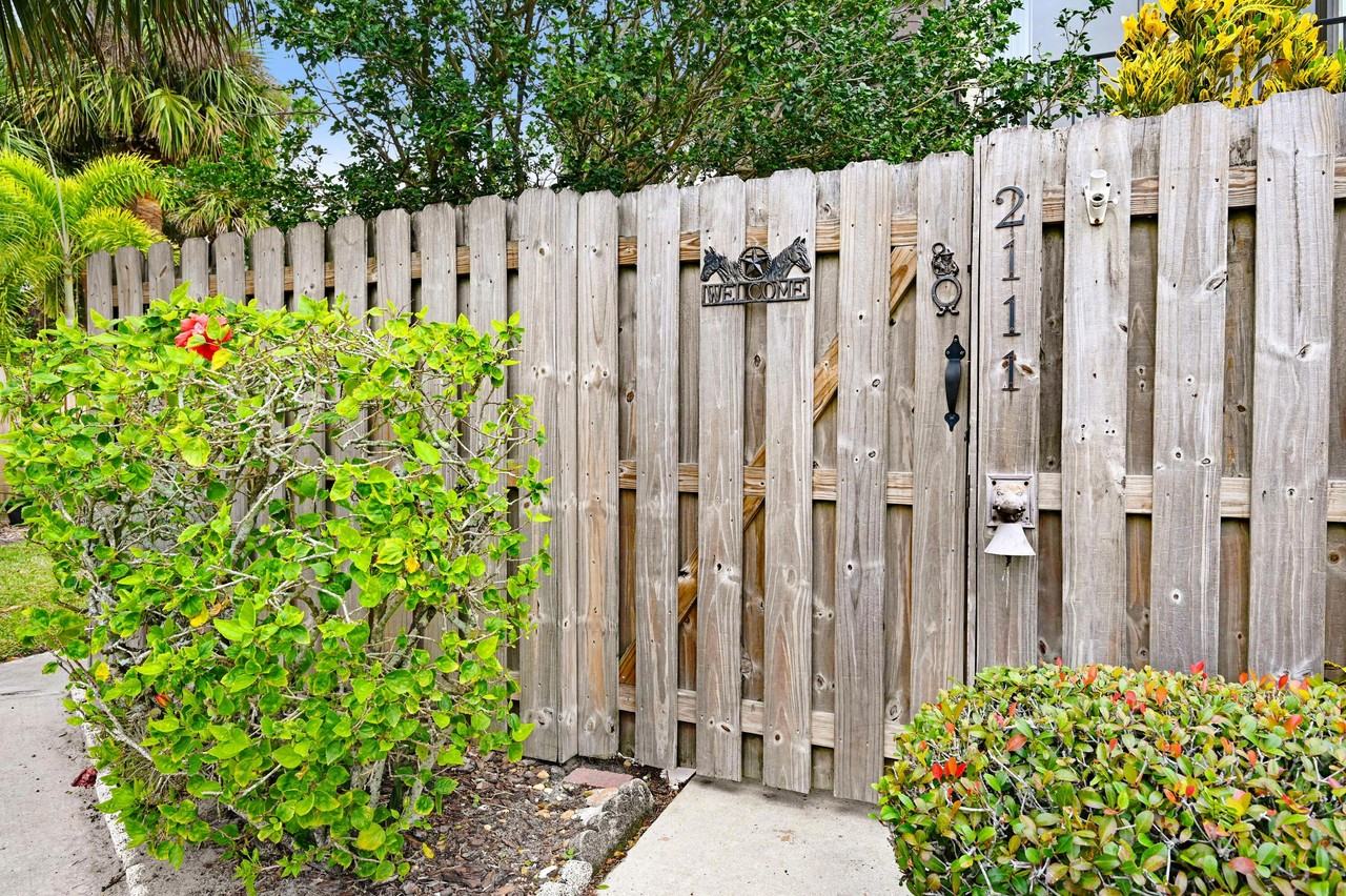2111 Vista Oaks Cir Ne - Photo 2 of 43