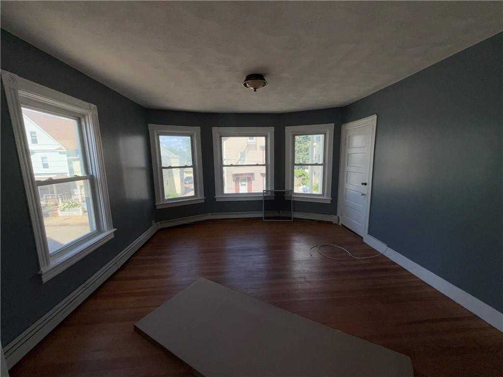 53 French St - Photo 4 of 12