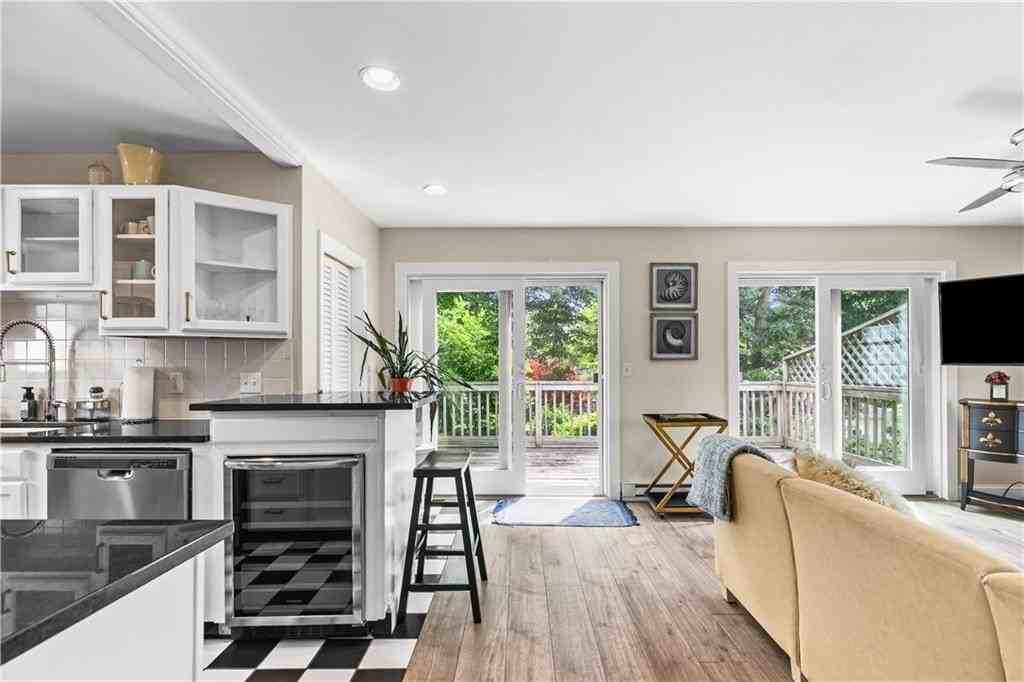 38 Harrison Ave #2 - Photo 3 of 21