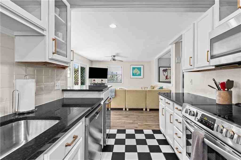 38 Harrison Ave #2 - Photo 7 of 21