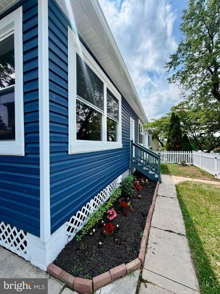 333 Washburn Ave - Photo 3 of 38