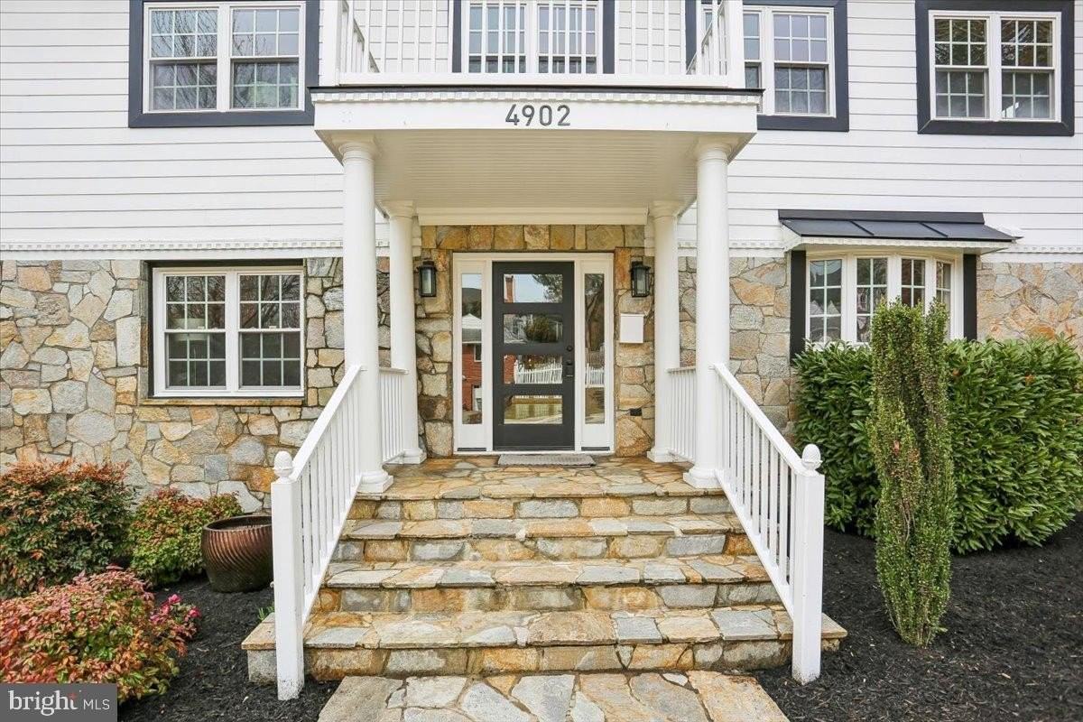 4902 Derussey Pkwy - Photo 2 of 50