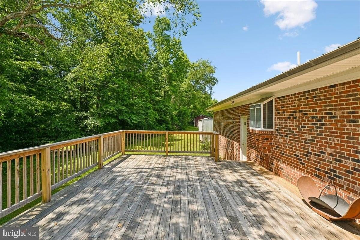 13245 Croom Rd - Photo 5 of 50