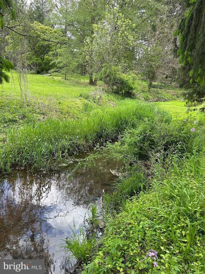4 CROSS CREEK Lane - Photo 3 of 23